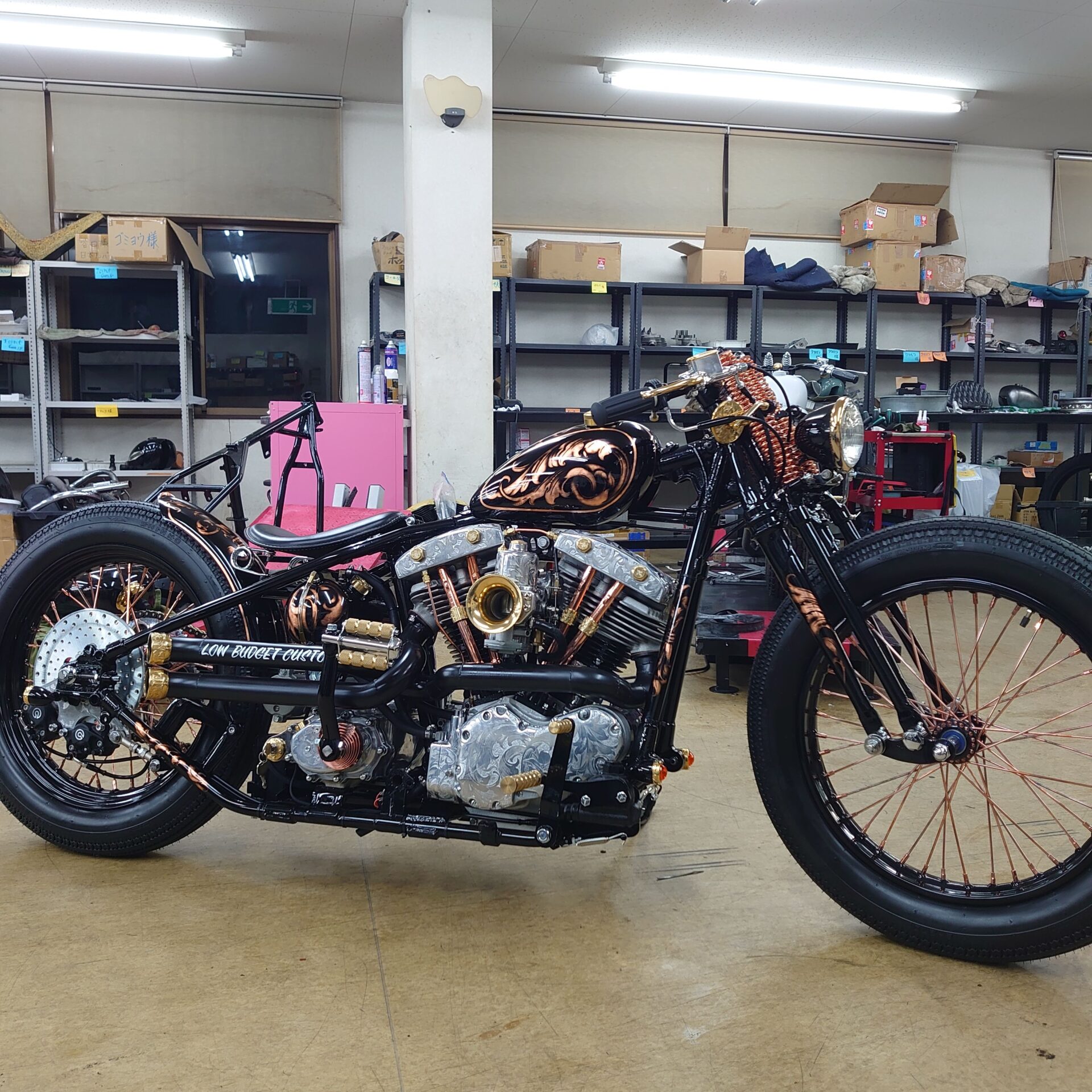 彫金満載のパンショベルボバー売約になりました♪ | (有)遠藤自動車