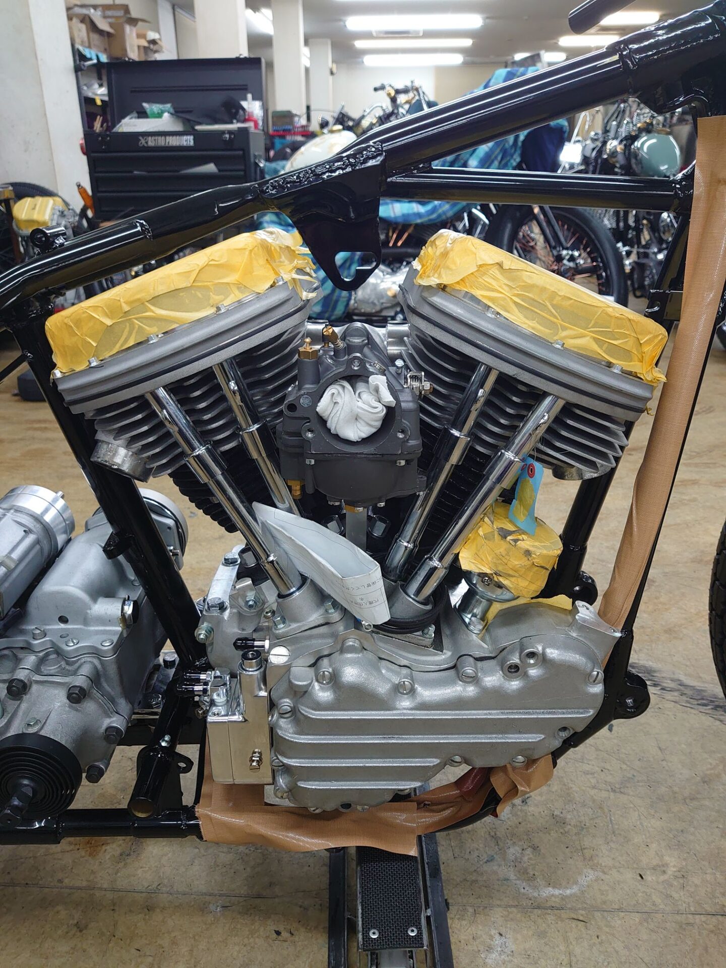 NEWなパンヘッドEngineを搭載したボバーを組立中～♪ | (有)遠藤自動車