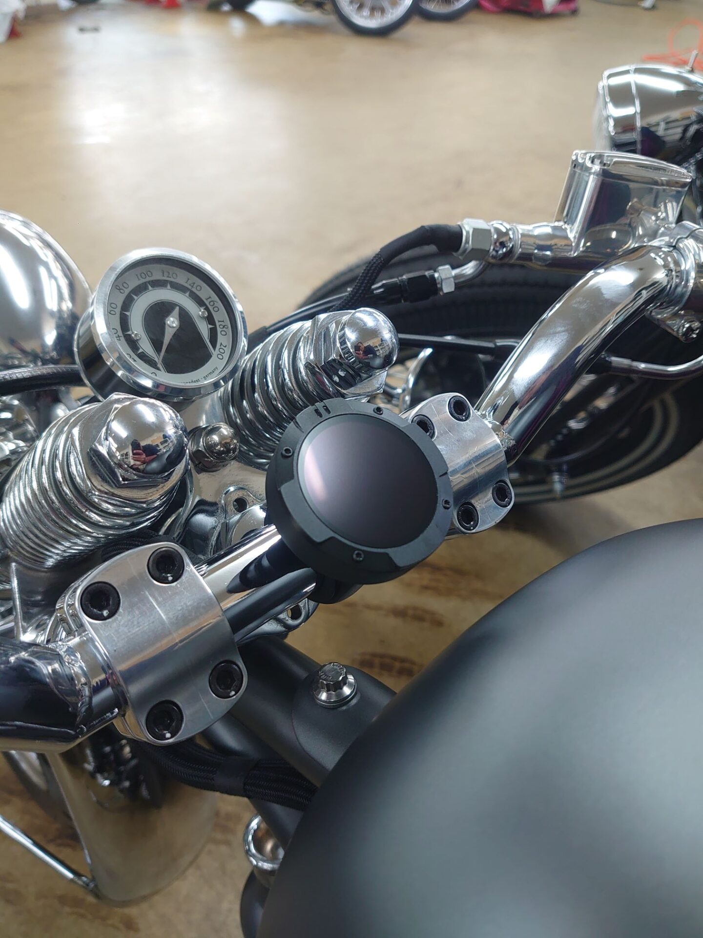 ビーラインMotoIIナビゲーション」リジットハーレー乗りの新定番