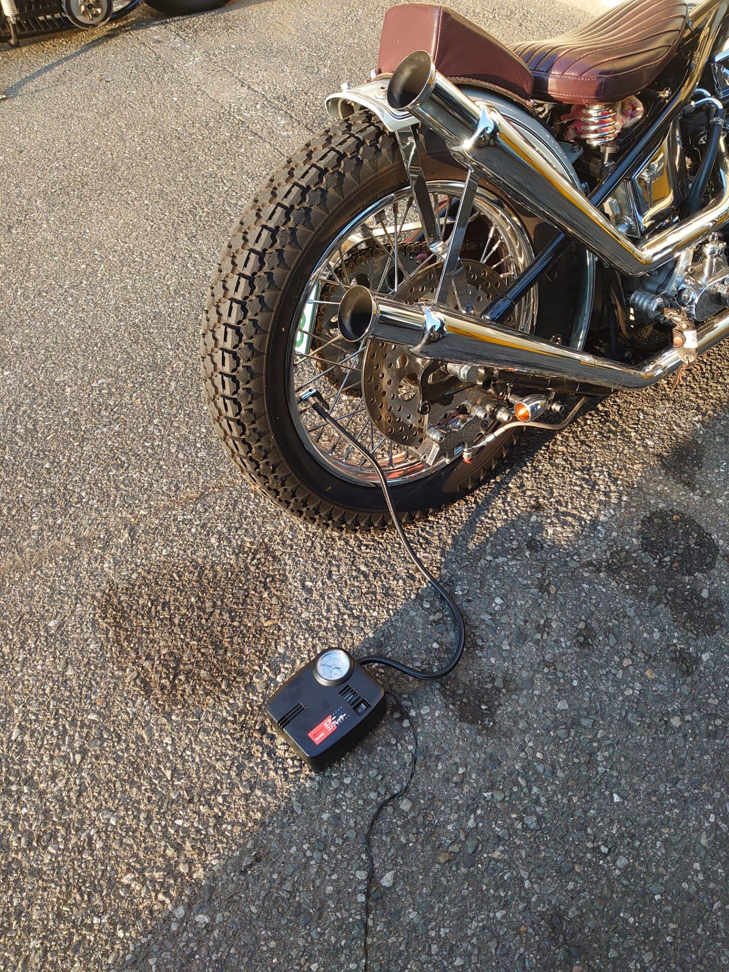 カスタムバイクにとって重要なタイヤ空気圧点検♪ | (有)遠藤自動車