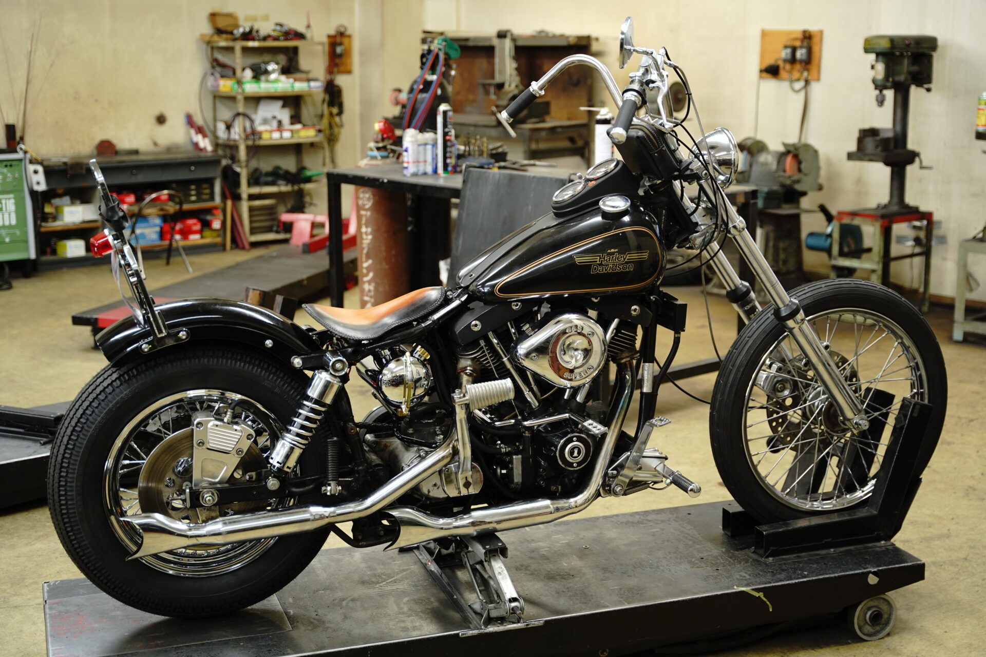 希少　HARLEY-DAVIDSON ショベルFXタンク 黒 純正タンクを活かしたFXショベルカスタム！ | (有)遠藤自動車サービス